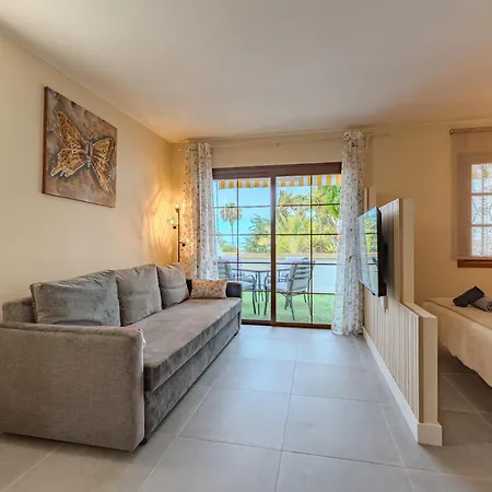 公寓 Windsor Park Brand New 阿德耶